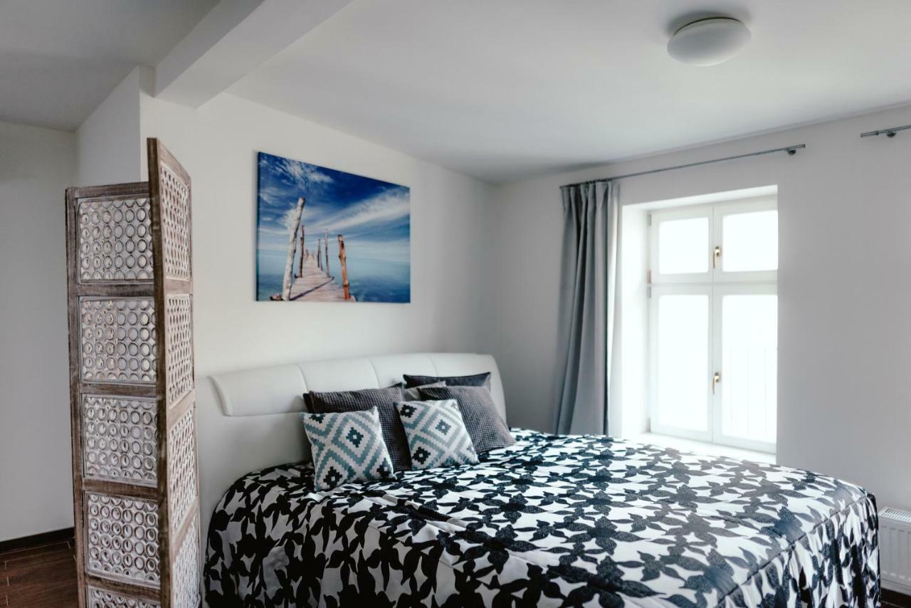 Apartment Zelny Trh 40 *
